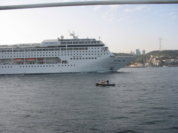 Brodovi, camci i tankeri u Istanbulu (Turska) 17 A.jpg